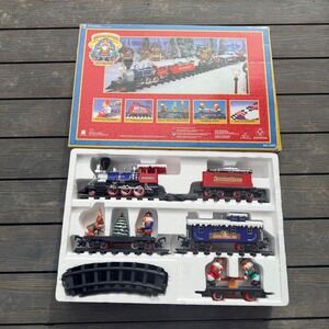 Toy State Nutcracker Express Christmas Train Set 5303 Holiday Music Animated Car